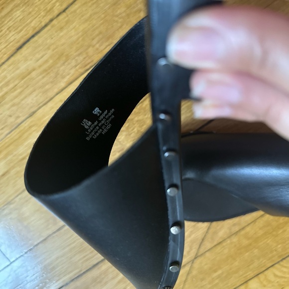 Bleeker & Bond Heidi Sandal - Picture 4 of 5